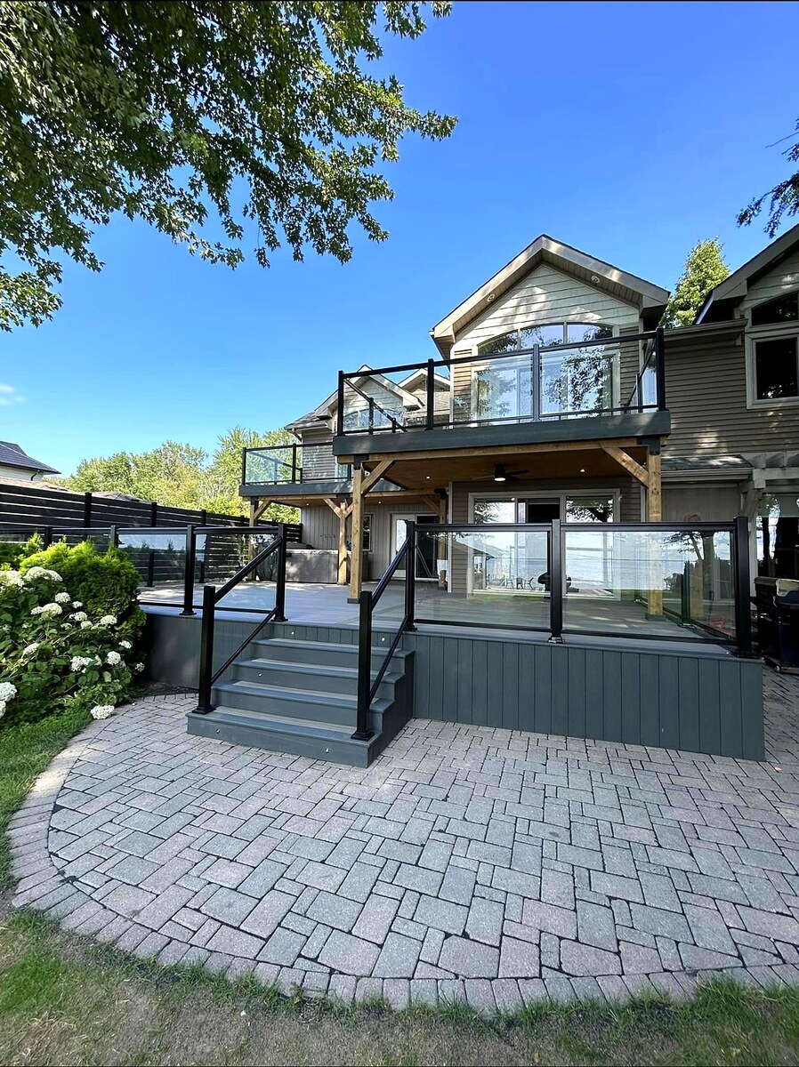 Composite Deck with Glass Railing