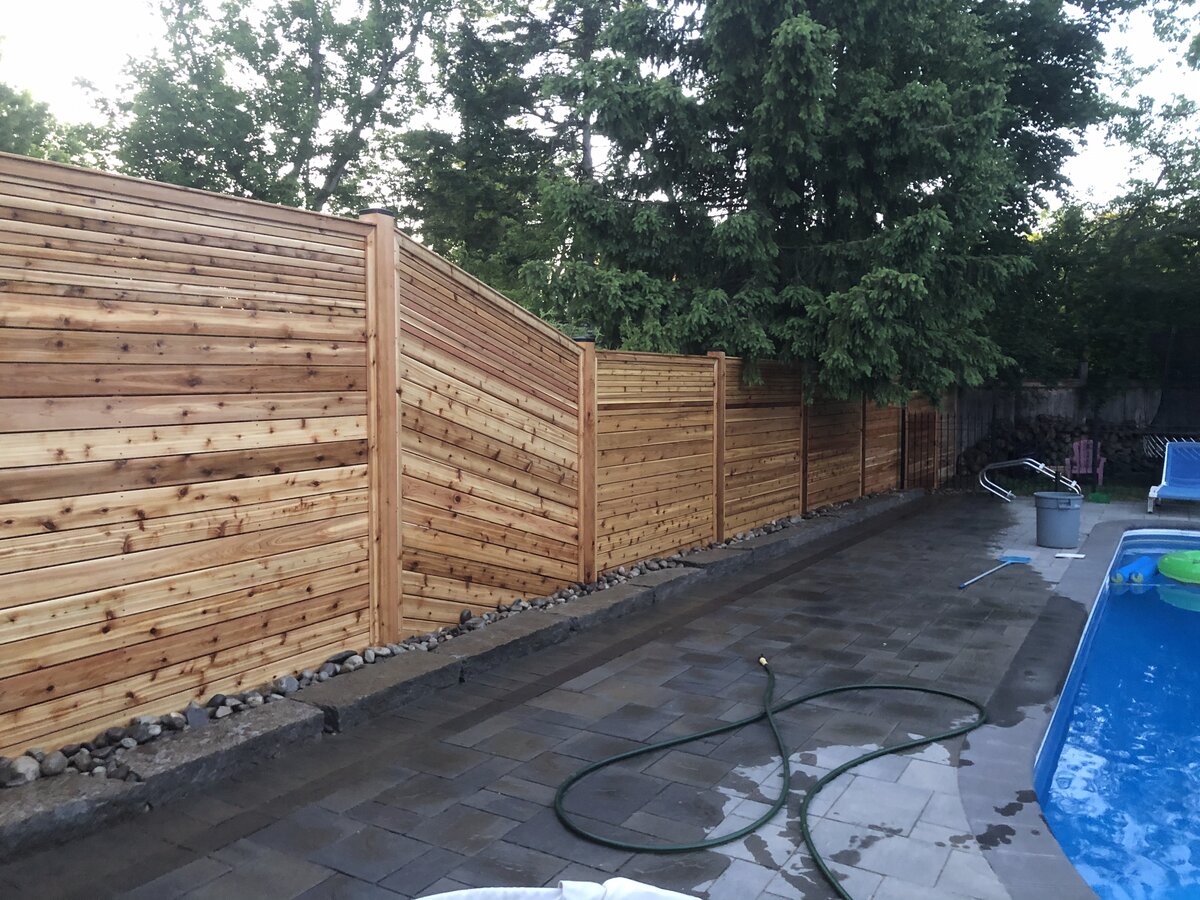 Cedar Horizontal Slat Poolside
